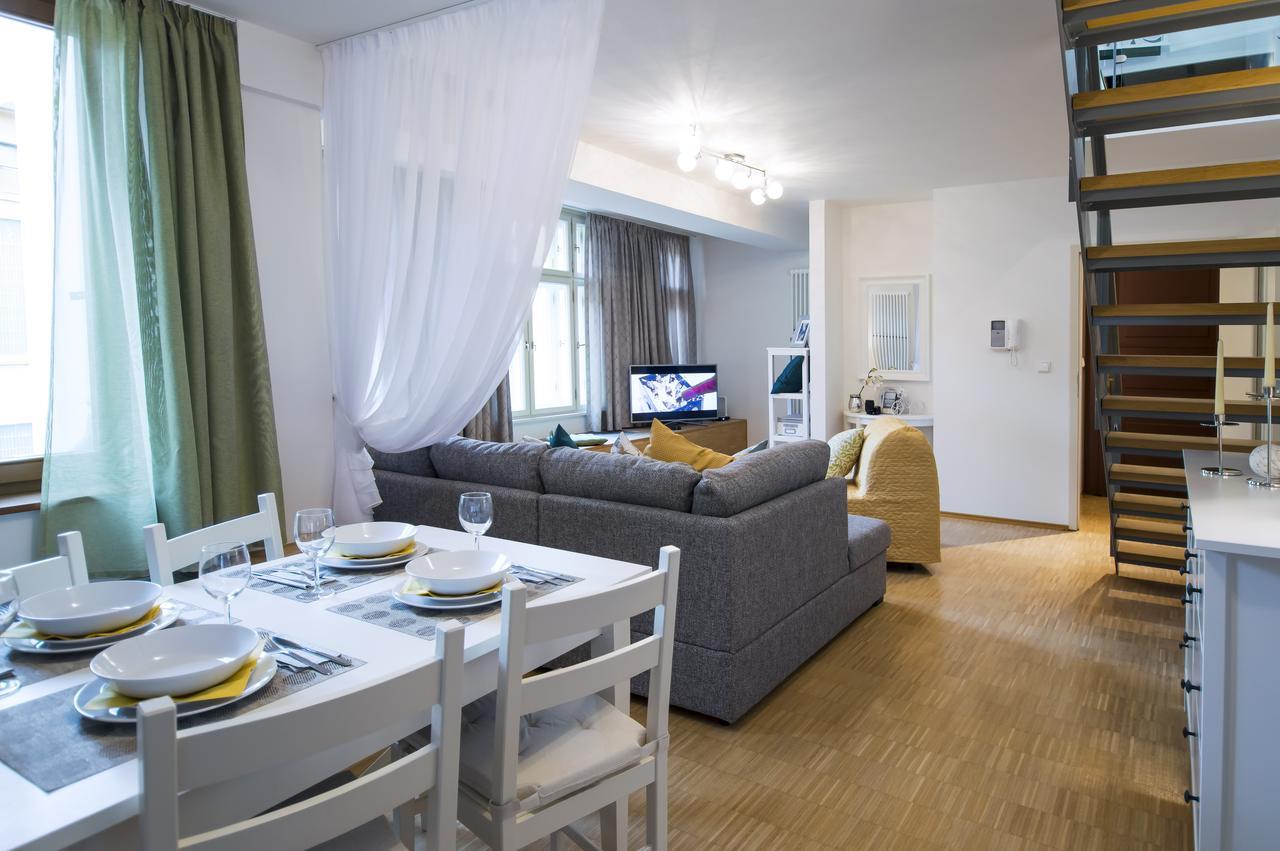 Modern Apartment Charvatova Prag Exteriör bild
