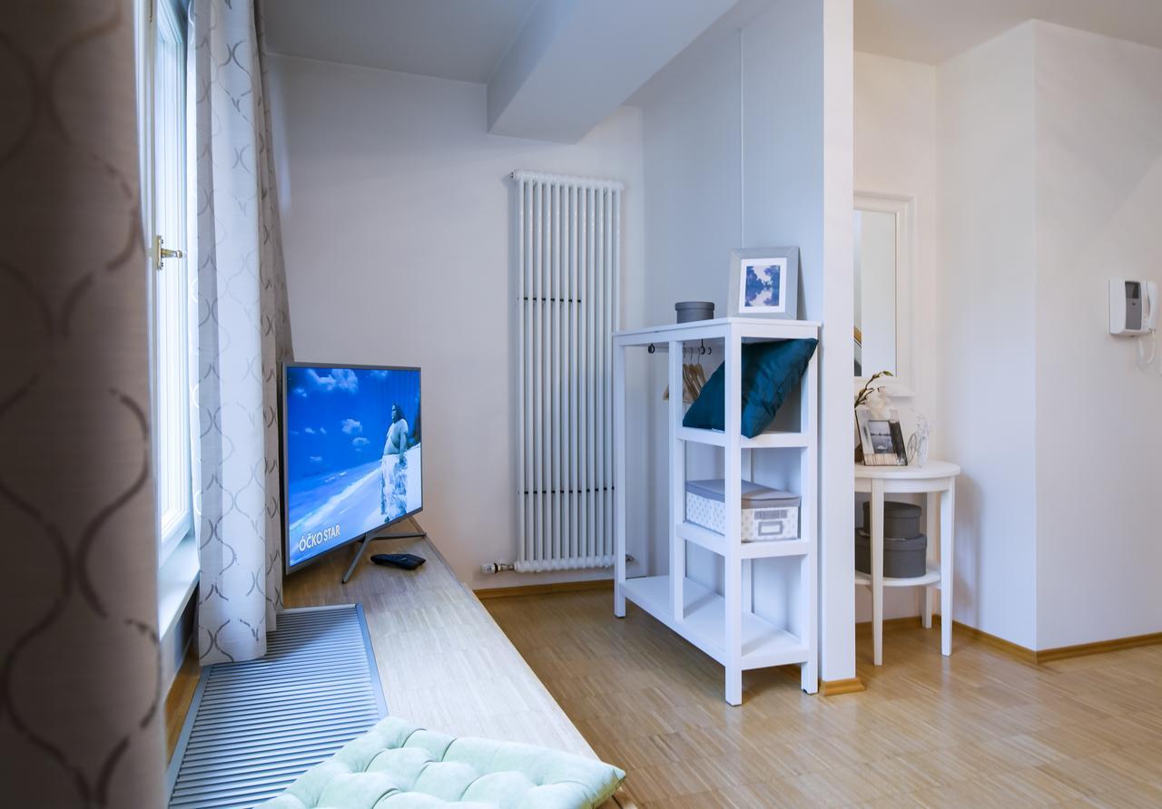 Modern Apartment Charvatova Prag Exteriör bild