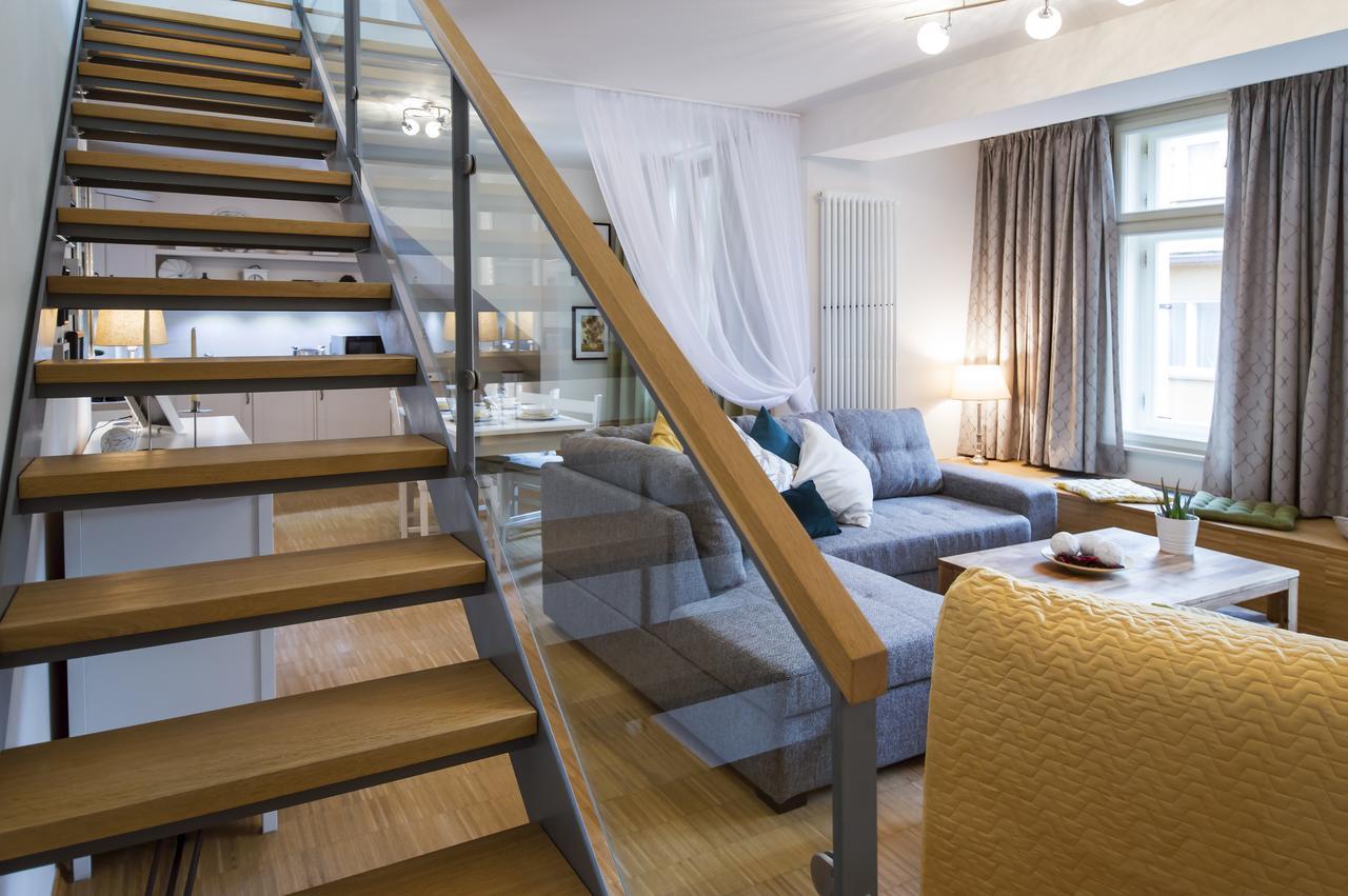 Modern Apartment Charvatova Prag Exteriör bild