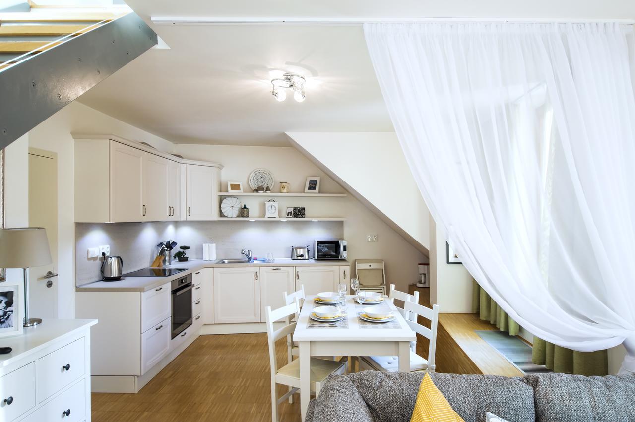 Modern Apartment Charvatova Prag Exteriör bild