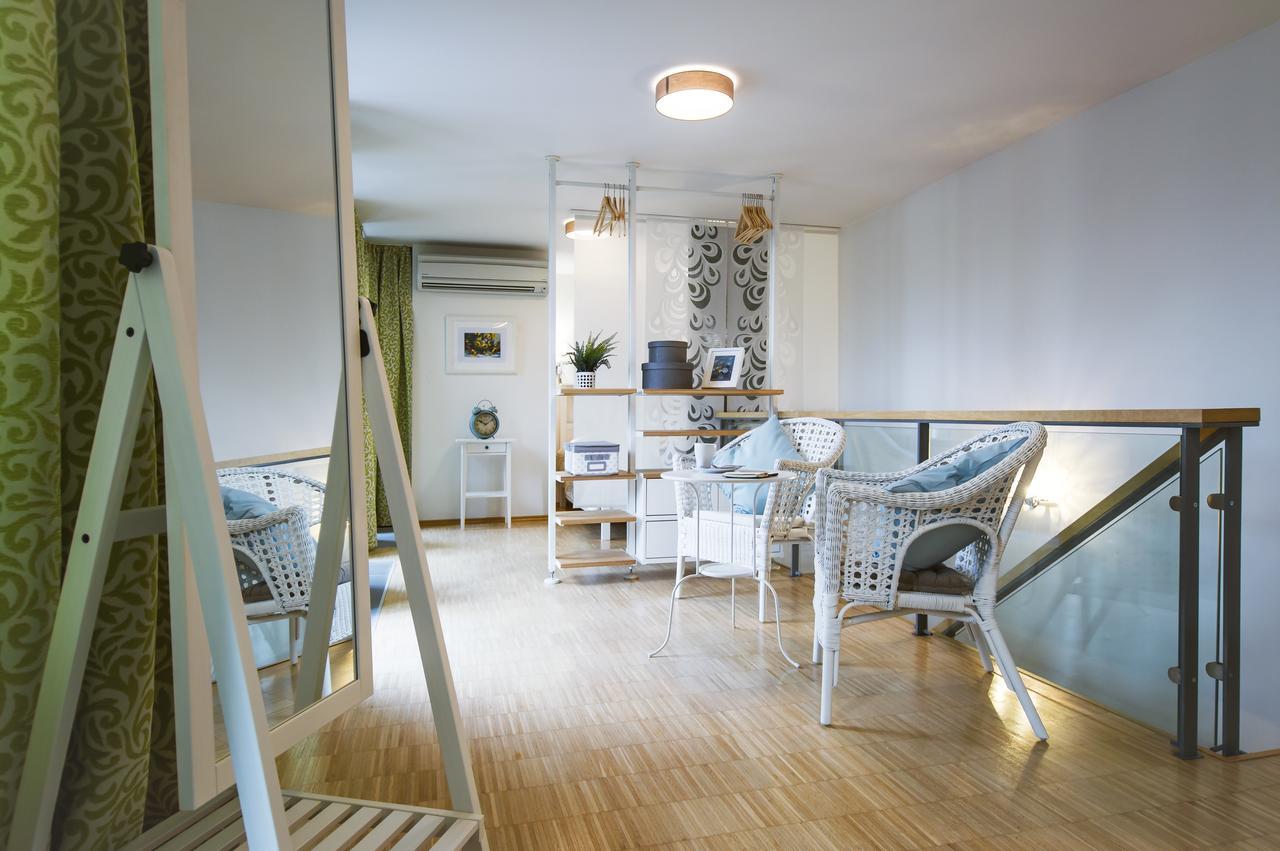 Modern Apartment Charvatova Prag Exteriör bild