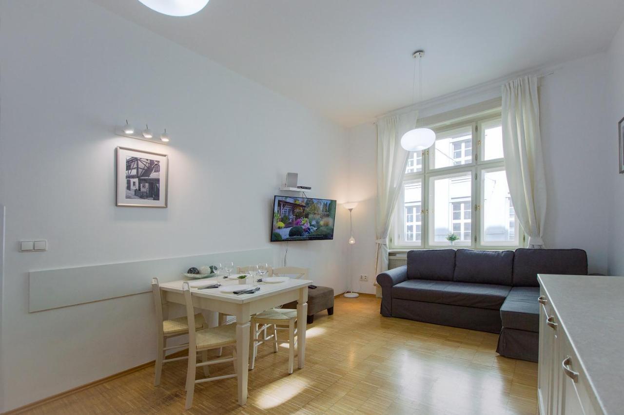 Modern Apartment Charvatova Prag Exteriör bild