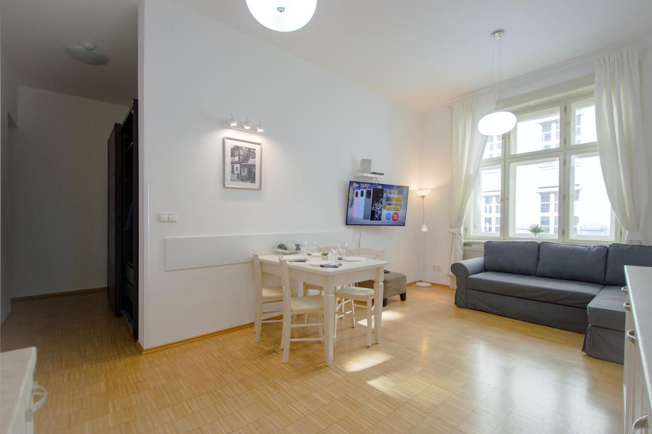 Modern Apartment Charvatova Prag Exteriör bild