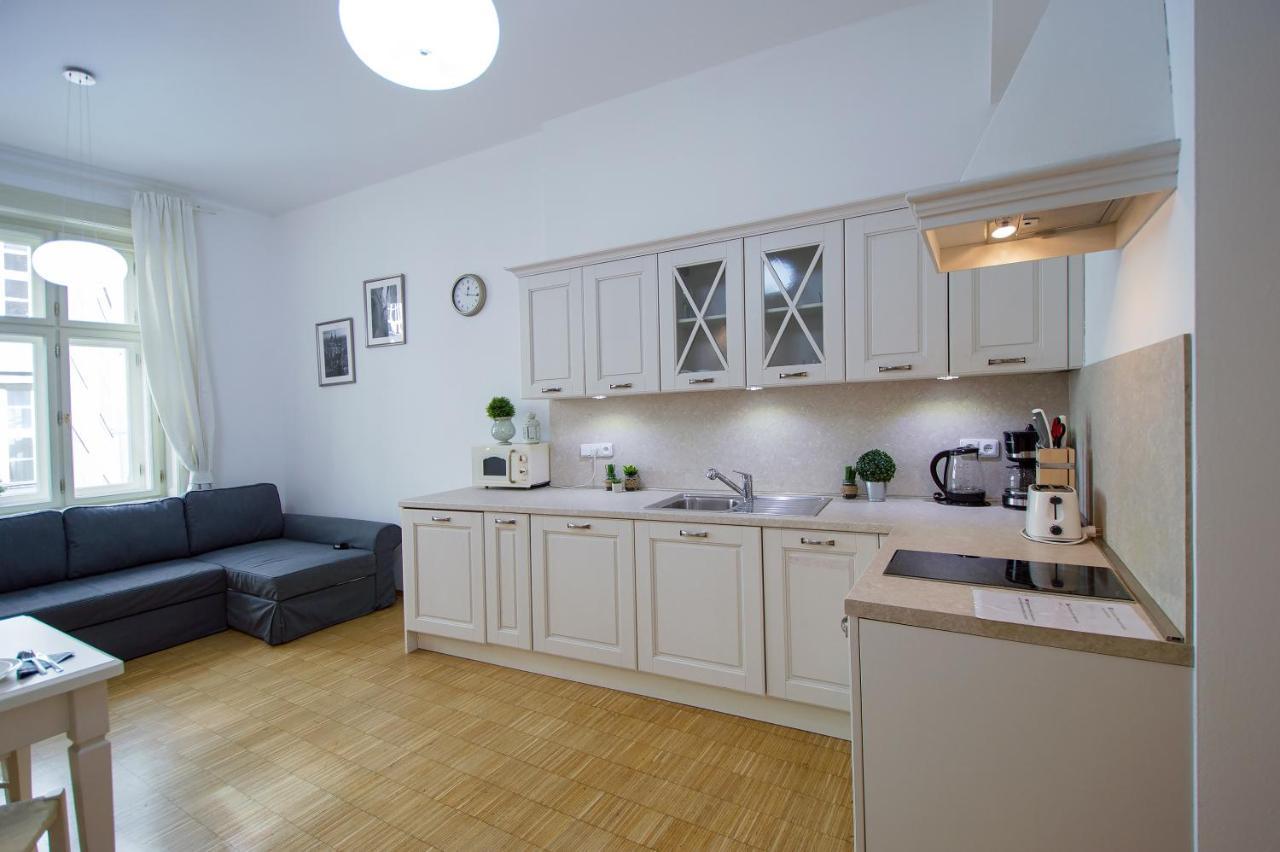 Modern Apartment Charvatova Prag Exteriör bild